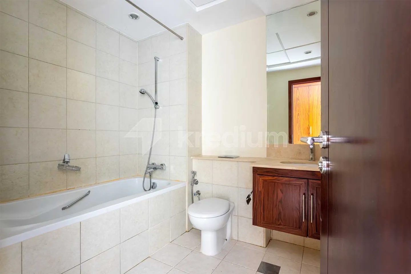 Spacious | Prime location | Old Town and Vida Hotel View